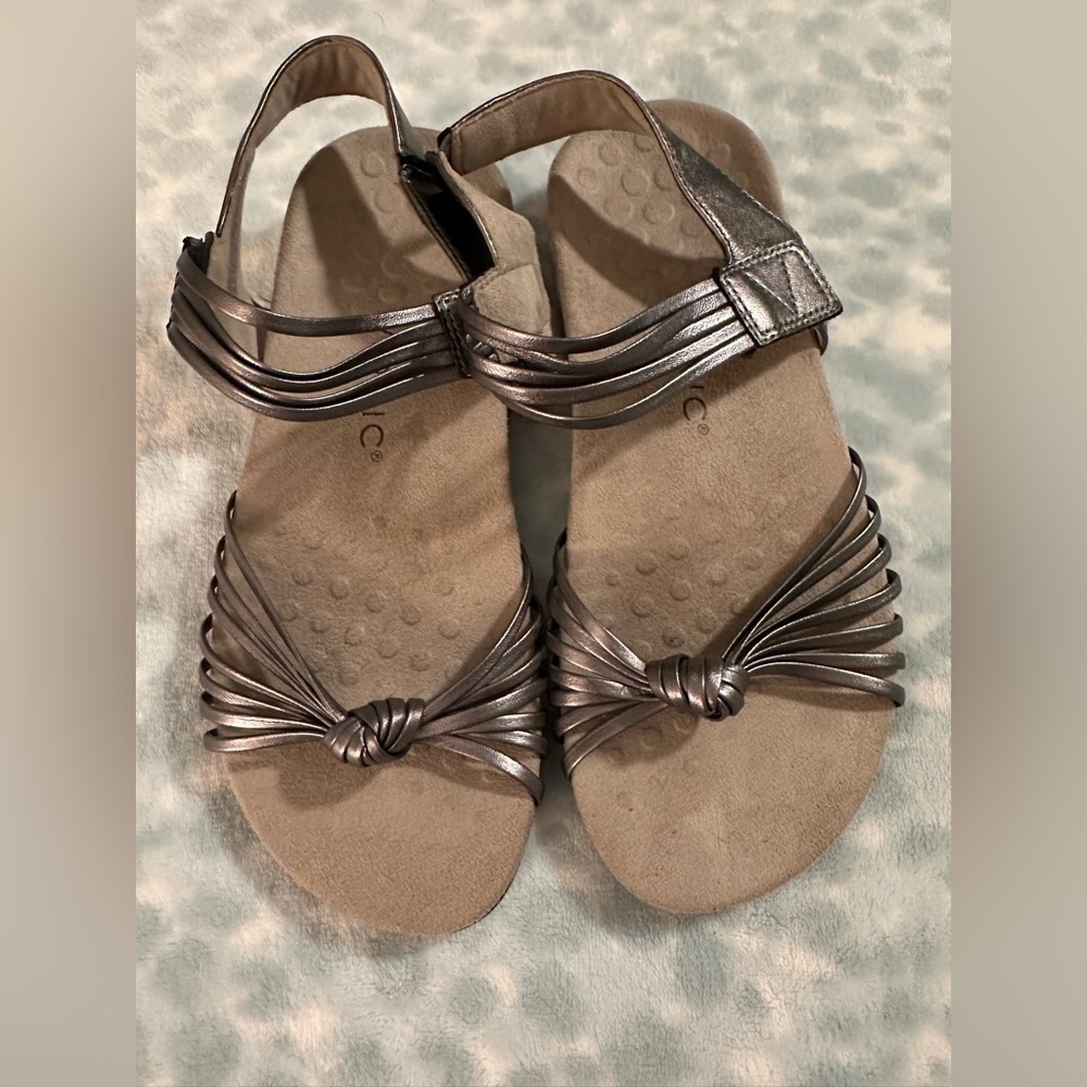 Vionic Women’s 9 Talulah Sandals Orthotic Strappy Metallic Silver Pewter Comfort